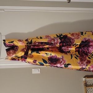 floral maxi dress. Fashion Nova. size XL